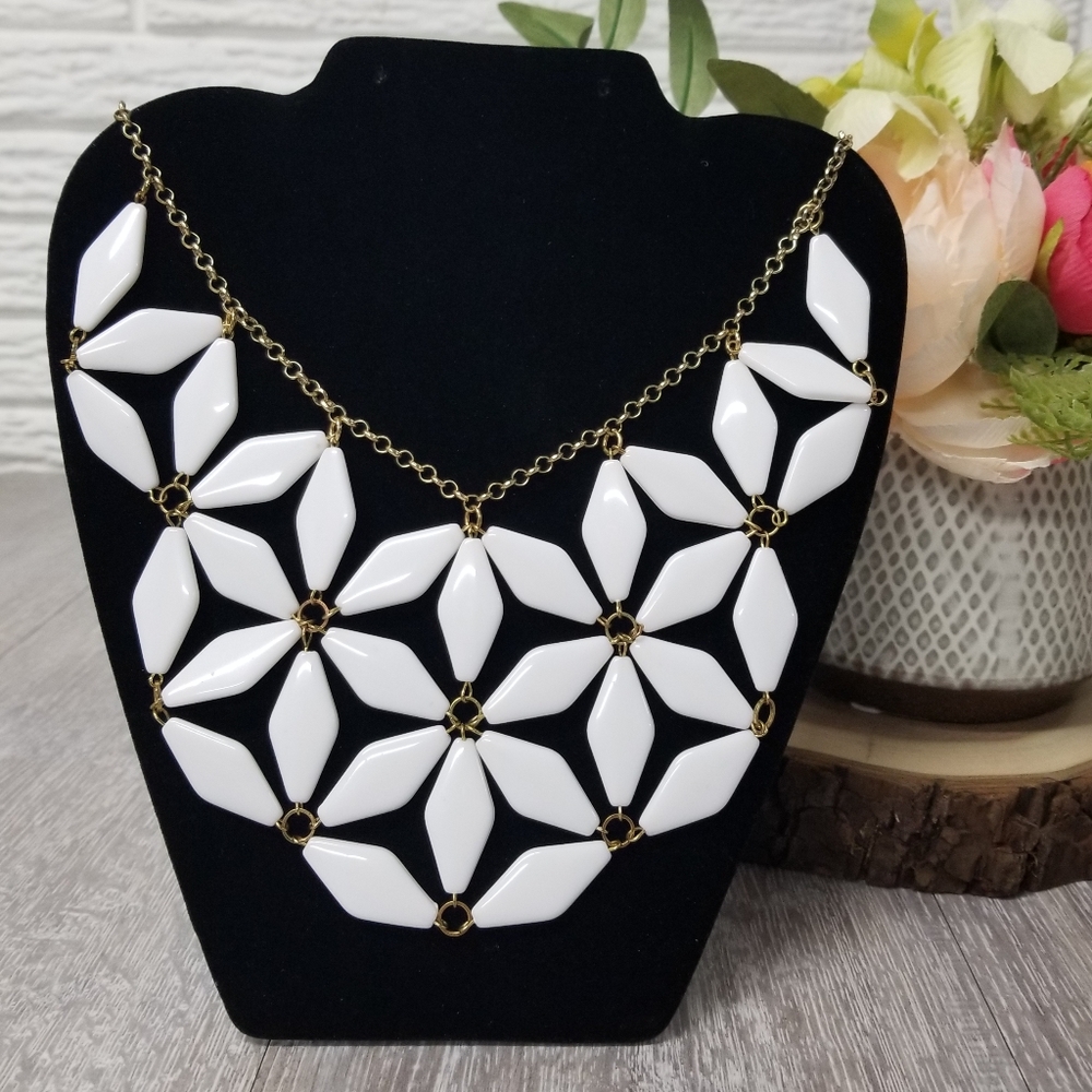 Beautiful bib style necklace